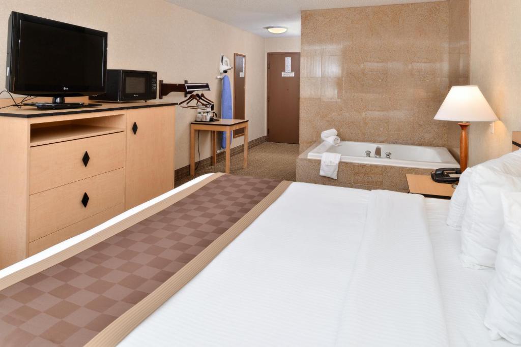 Sylo Hotel Denver Airport, A Ramada By Wyndham Aurora Exterior photo