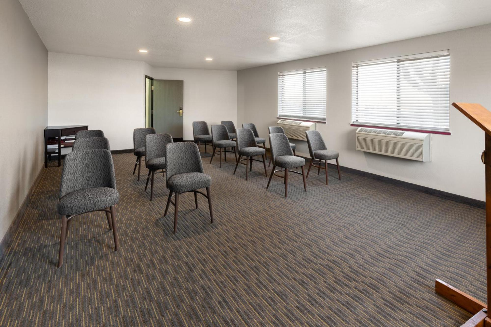 Sylo Hotel Denver Airport, A Ramada By Wyndham Aurora Exterior photo