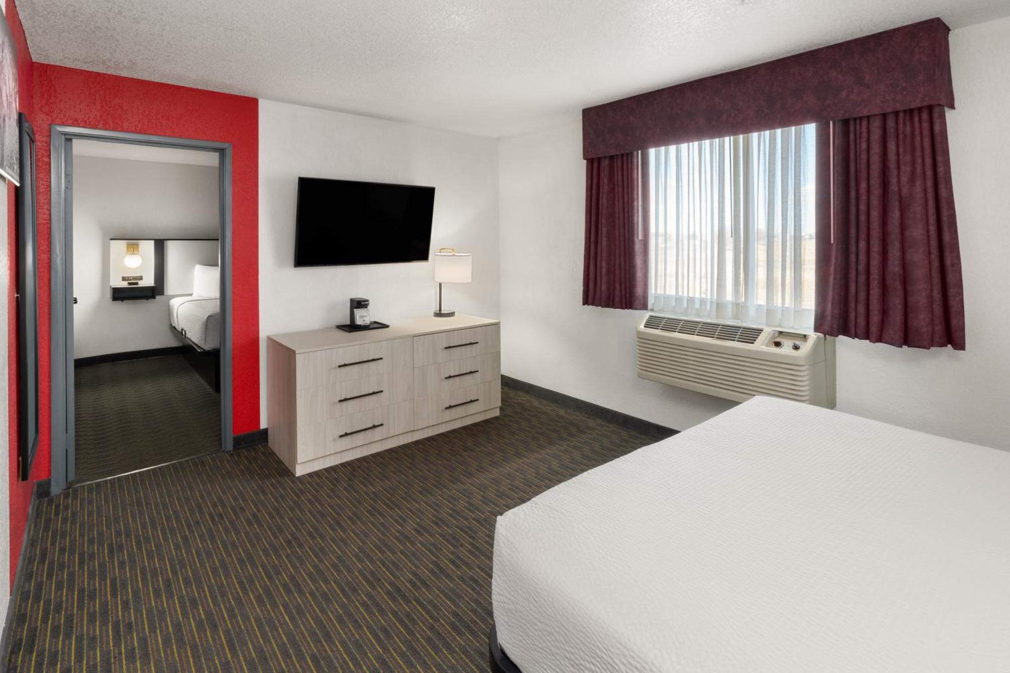 Sylo Hotel Denver Airport, A Ramada By Wyndham Aurora Exterior photo