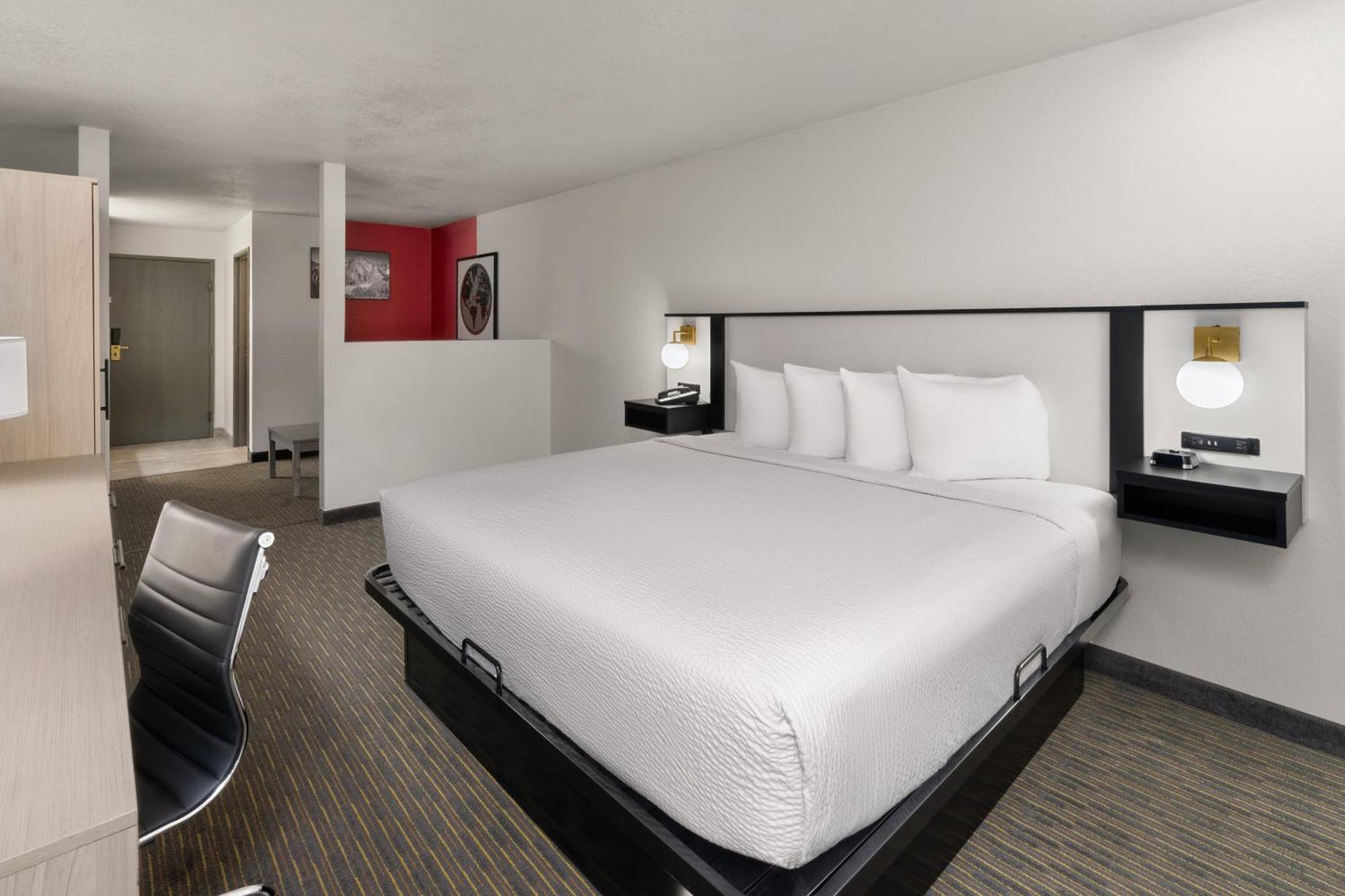 Sylo Hotel Denver Airport, A Ramada By Wyndham Aurora Exterior photo